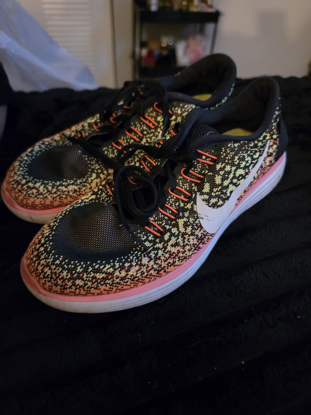 Nike Womens' Multi-Color Flyknit Running Shoes - Black/Pink